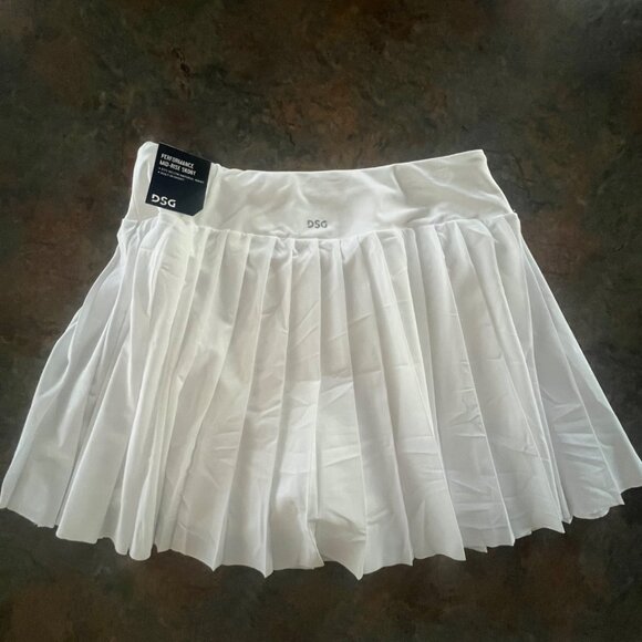 Womens DSG Medium Pleated Skort Pure White - Picture 2 of 9